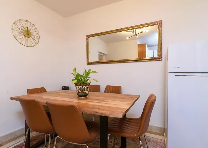 House Copacabana - On Ciovo, Sea View, Parking Vikendica