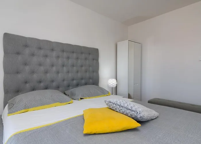 펜션 House Copacabana - On Ciovo, Sea View, Parking *