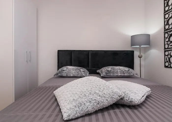 Vikendica House Copacabana - On Ciovo, Sea View, Parking *