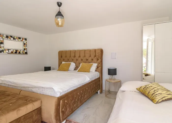 House Copacabana - On Ciovo, Sea View, Parking