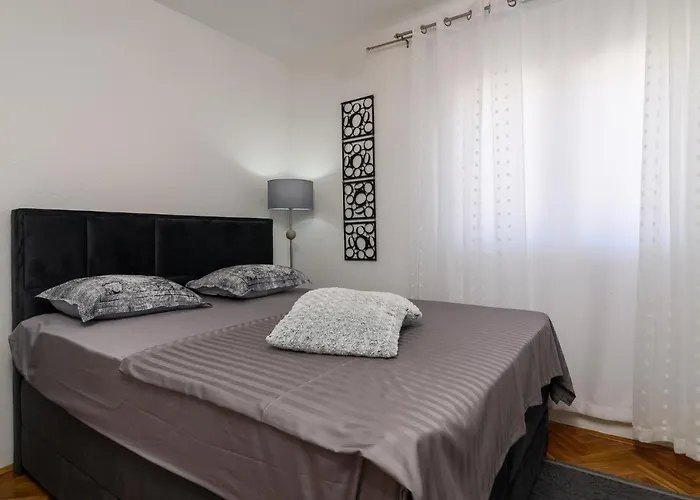 Vikendica House Copacabana - On Ciovo, Sea View, Parking Trogir