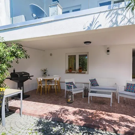 Дом отдыха House Copacabana With Sea View, Parking - Ciovo *