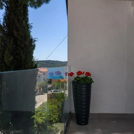 House Copacabana - On Ciovo, Sea View, Parking