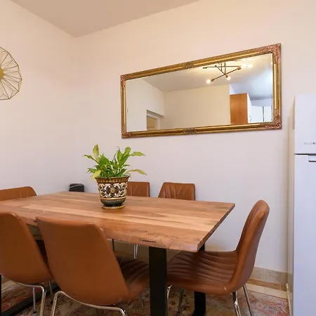 House Copacabana With Sea View, Parking - Ciovo Hébergement de vacances