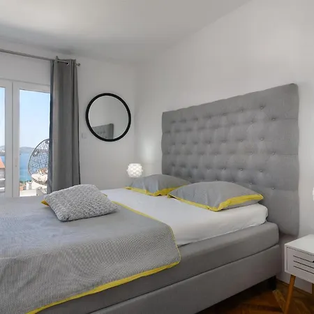 Feriehus House Copacabana - On Ciovo, Sea View, Parking *