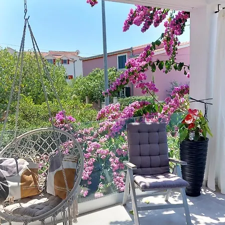 House Copacabana With Sea View, Parking - Ciovo Hébergement de vacances