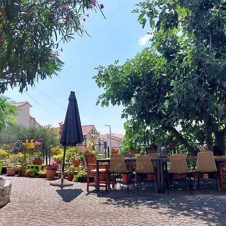 Hébergement de vacances House Copacabana With Sea View, Parking - Ciovo Trogir