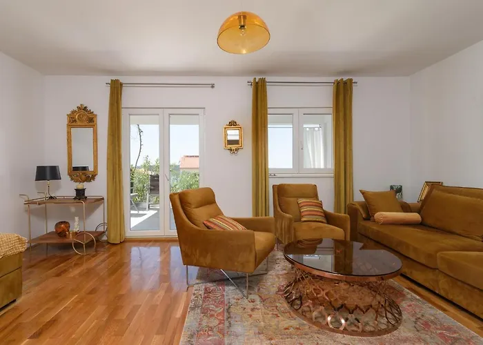 House Copacabana - On Ciovo, Sea View, Parking *