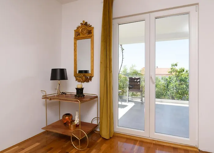 House Copacabana - On Ciovo, Sea View, Parking *