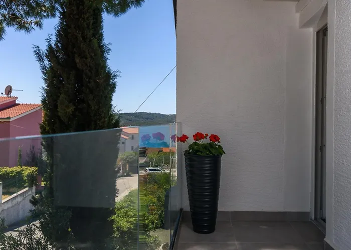 House Copacabana - On Ciovo, Sea View, Parking