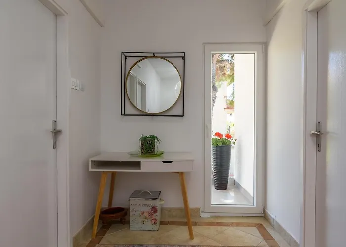 House Copacabana - On Ciovo, Sea View, Parking Будинок відпочинку